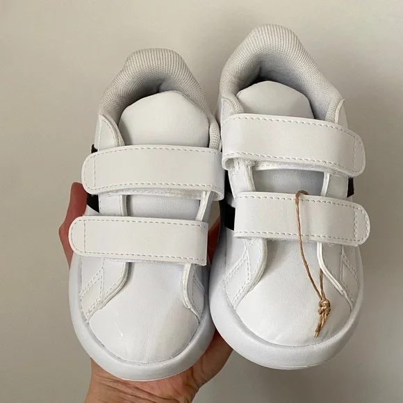 Adidas Toddler Grand Court 2.0 Sneaker - Picture 9 of 10